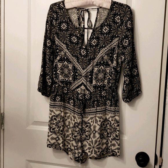 Charlotte Russe Ladies Romper - Picture 1 of 11